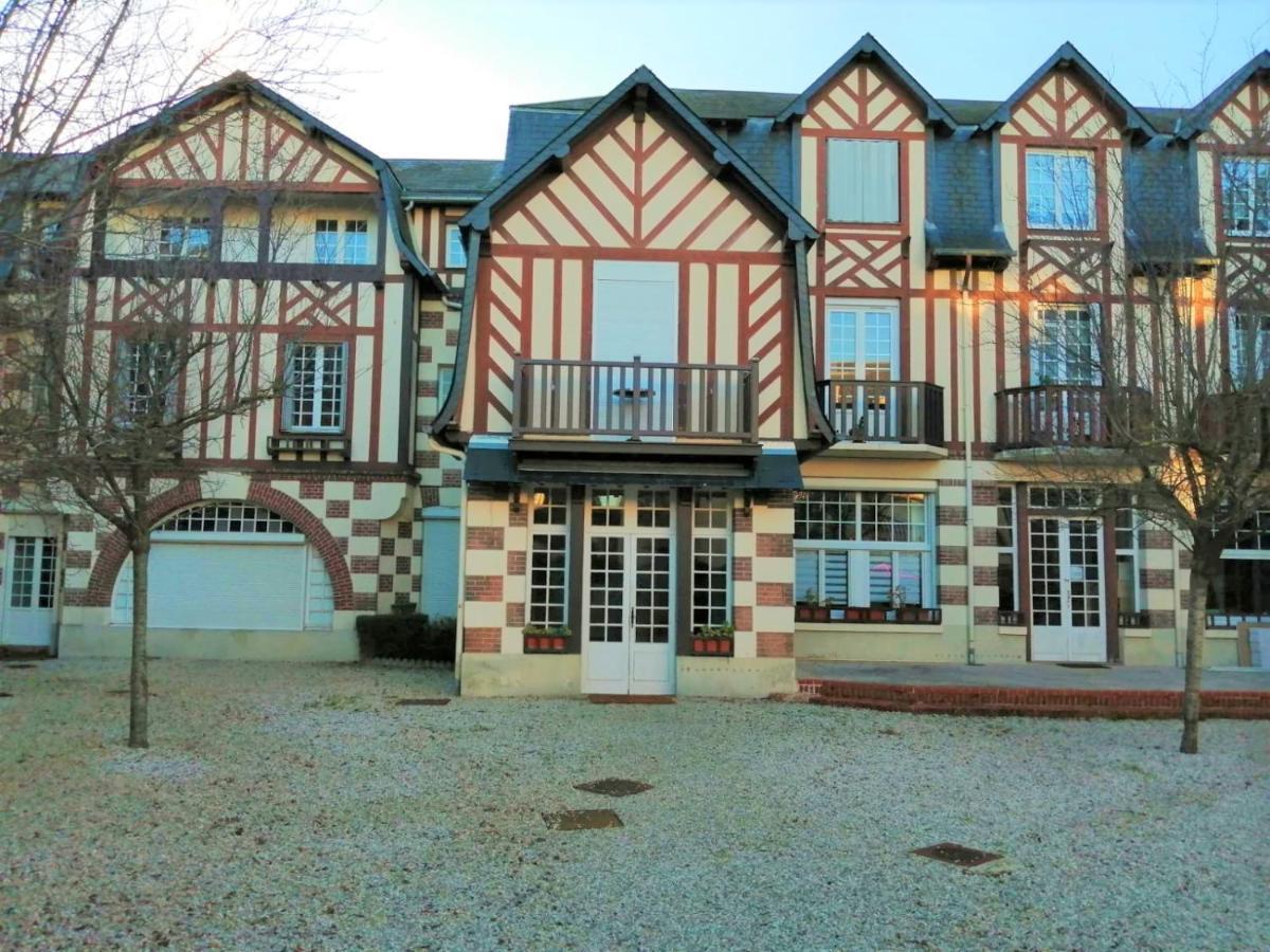 Le Petit Cabourg De La Cour Normande Studio Coeur De Ville -1 A 2 Personness Buitenkant foto